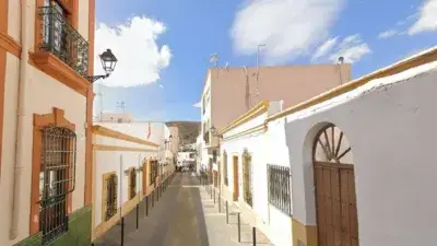 Adosado en Venta en N	jar Almer	
ia Ideal Inversores 112m2