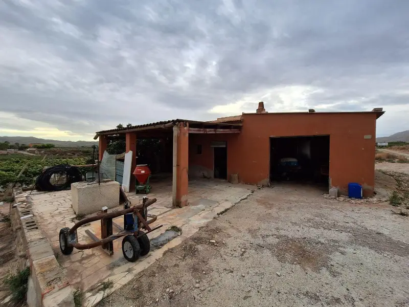 Casa de Campo en Novelda para Restaurar