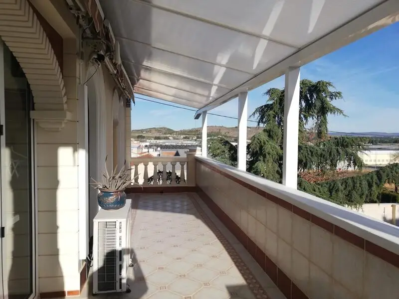 Villa de Lujo con Piscina y Sauna en Yecla