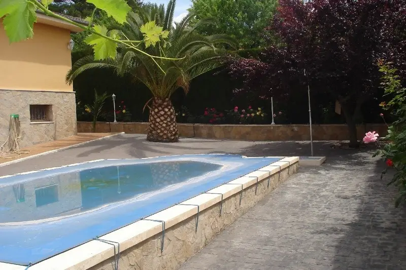 Venta Chalet con Trastero en Benillup