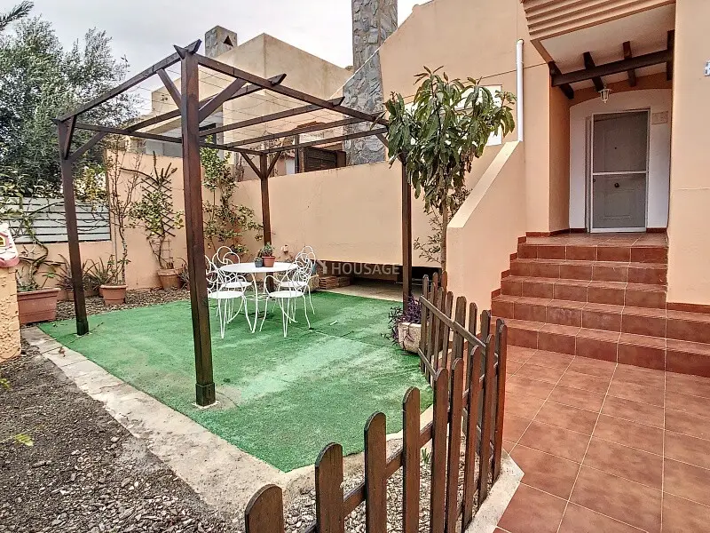Casa Adosada en El Ejido: Jardín, Terraza y Garaje