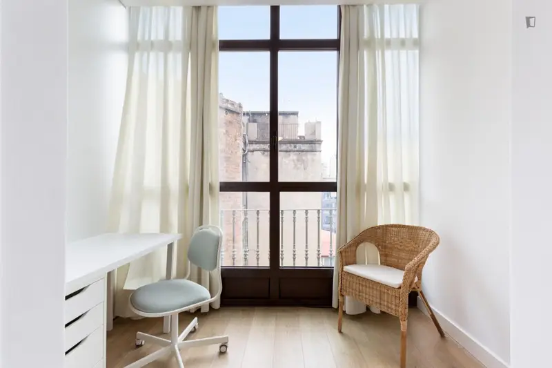 Habitacion Doble con Balcon en L Eixample Cerca de Plaza Catalunya