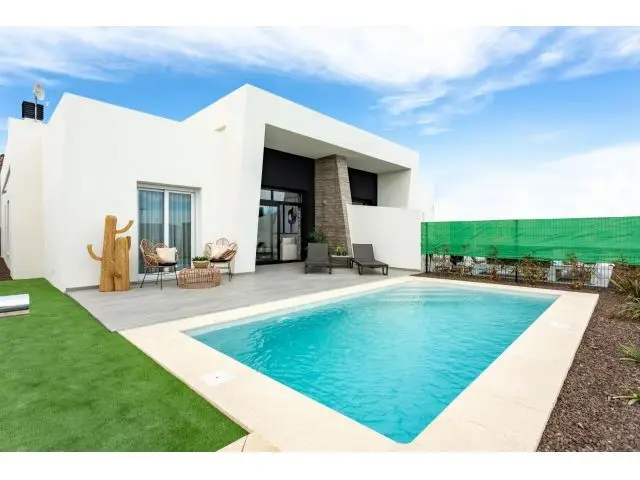 Villa Pareada Piscina Privada Campo Golf Cerca Playa
