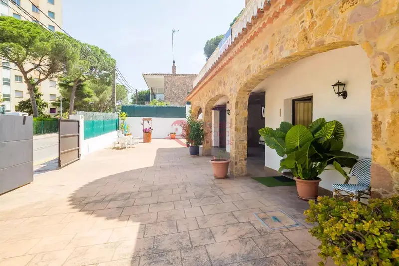 Chalet en Platja d Aro 3 plantas Garaje 6 coches