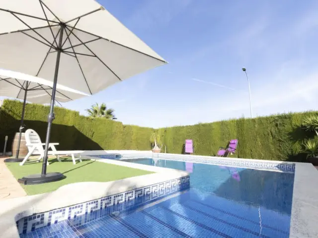 Casa-Villa de 4 Dormitorios alquiler Torredembarra, España