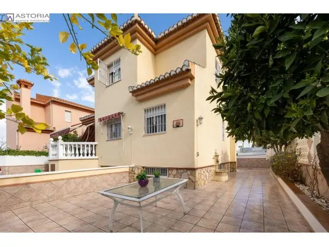 Casa en Urbanizacion Privada Cenes de la Vega