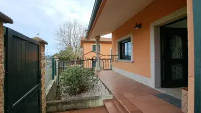 Chalet en Venta en Dexo Oleiros 250m2 4 Habitaciones