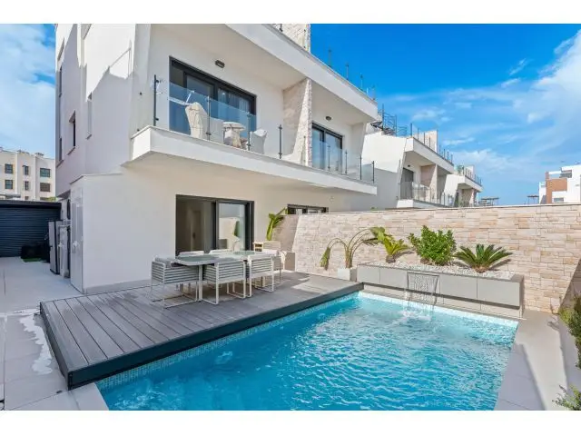 Villa de Lujo 4 Dormitorios Piscina Privada Vistas al Mar Guardamar