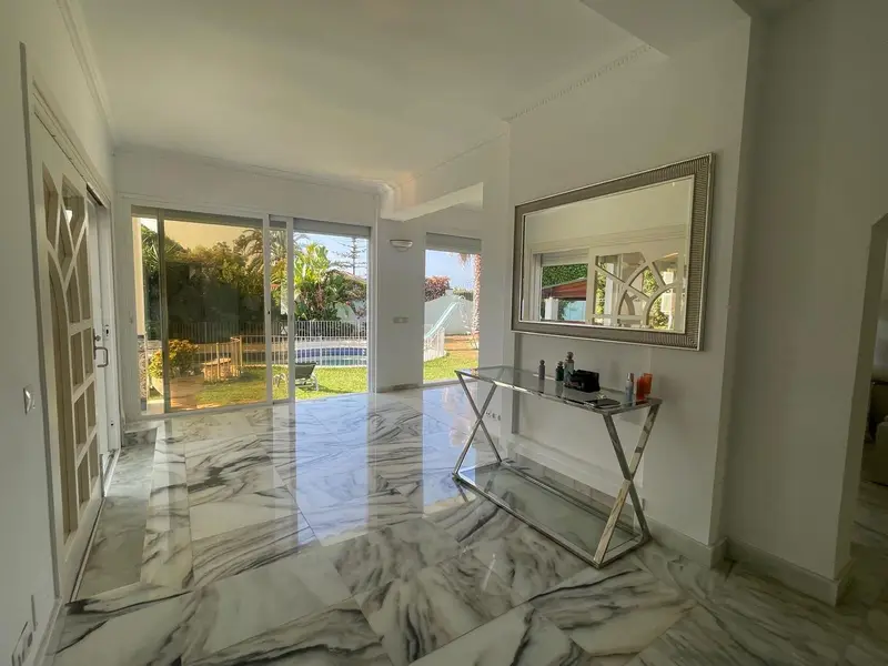 Villa de Lujo 7 Dormitorios Marbella  Jardín Piscina Reforma