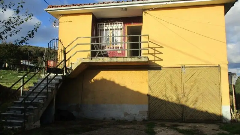 Venta Casa con Garaje en Pravia