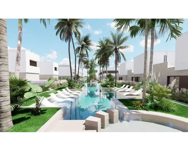 Chalet en Venta Los Alcazares: Villas con Piscina y Paneles Solares