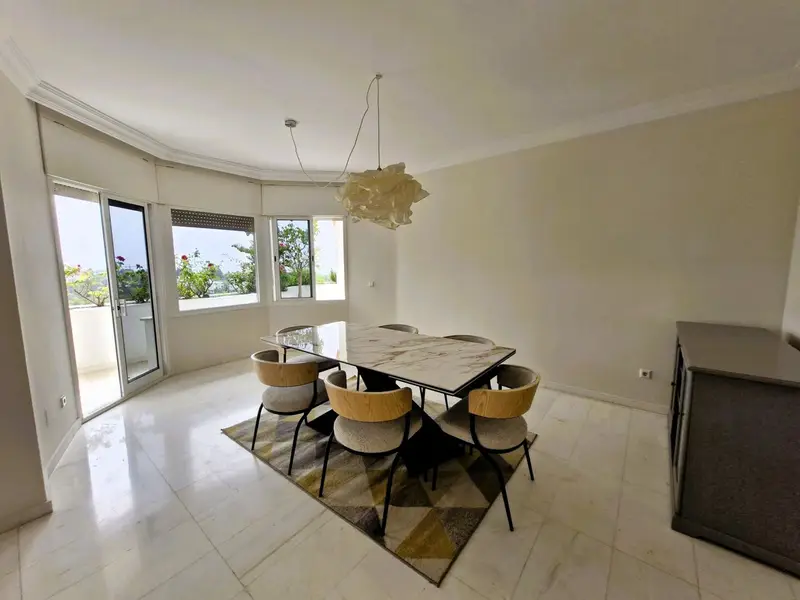 Piso de 6 Dormitorios alquiler Milla de Oro, España