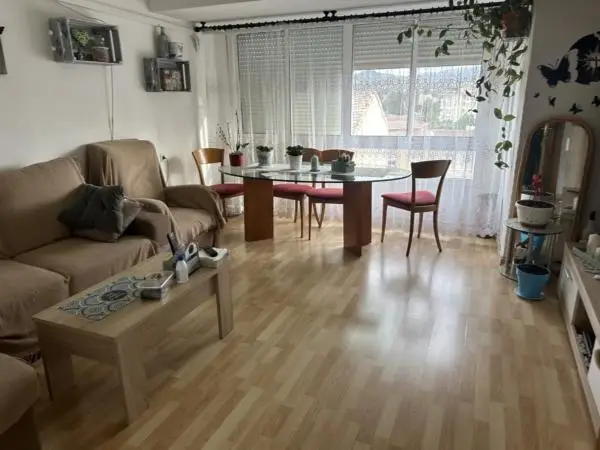 Piso céntrico reformado en Monóvar 3 dormitorios