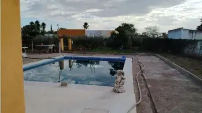 Chalet en venta en Urbanizacion Tres Palmeras Carmona
