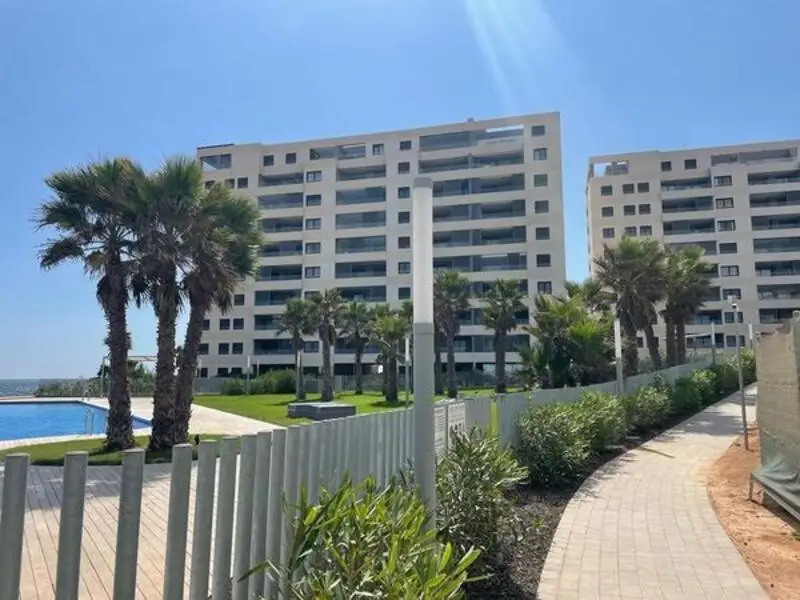 Apartamento 3 Dormitorios en Punta Prima Alicante