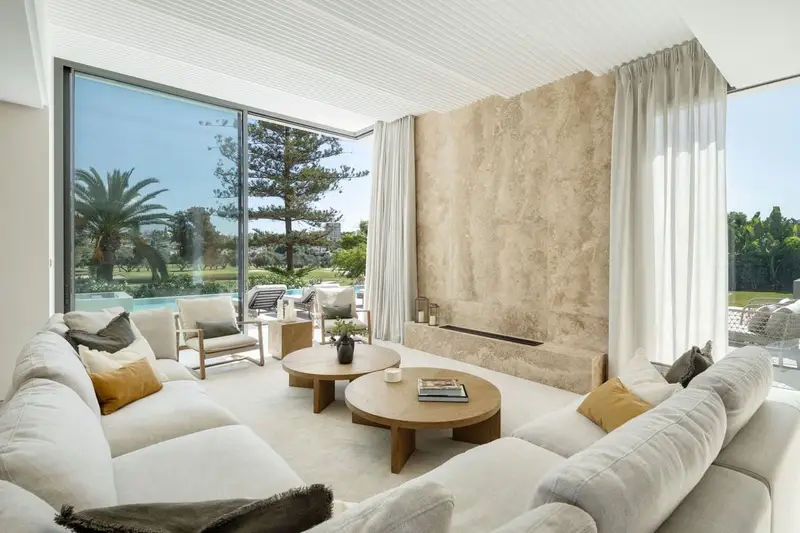 Villa de Lujo en Nueva Andalucía 5 Dormitorios Piscina y Vistas al Golf