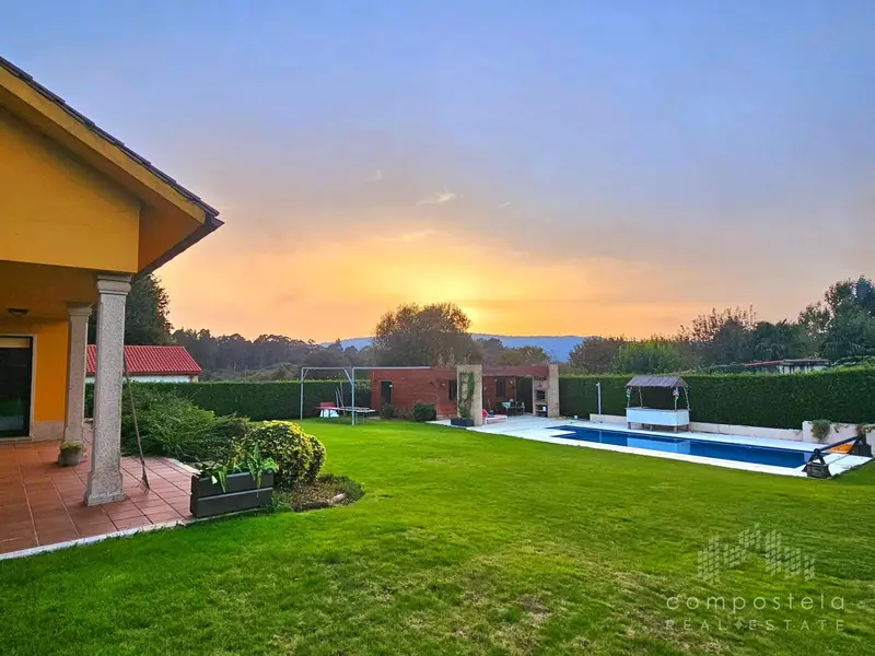Venta Casa Lujo Ortonino 4 Dormitorios Piscina Jardin 324m2