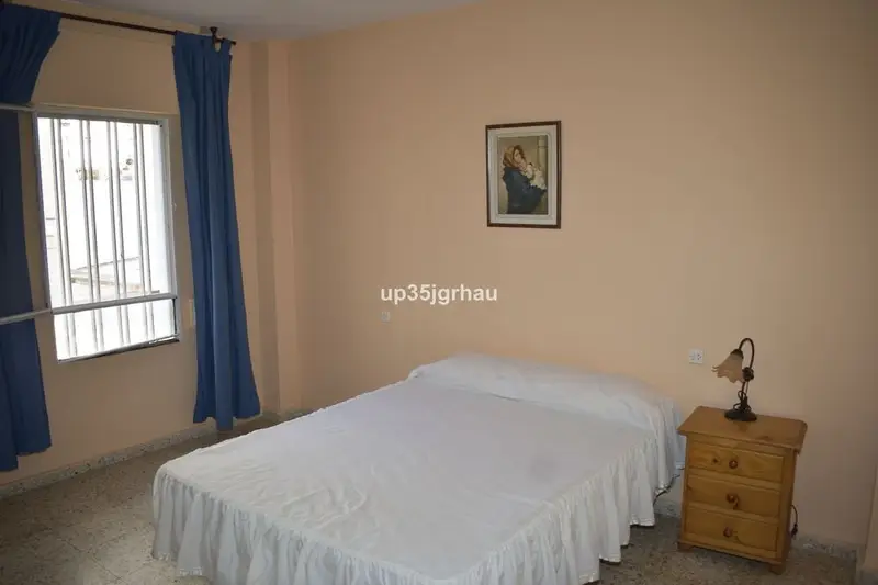 Apartamento Planta Baja Estepona Centro 4 Dormitorios