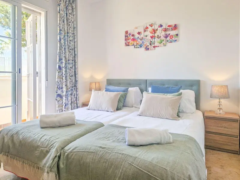 Apartamento 3 Dormitorios La Duquesa Cerca Playas Puerto Deportivo