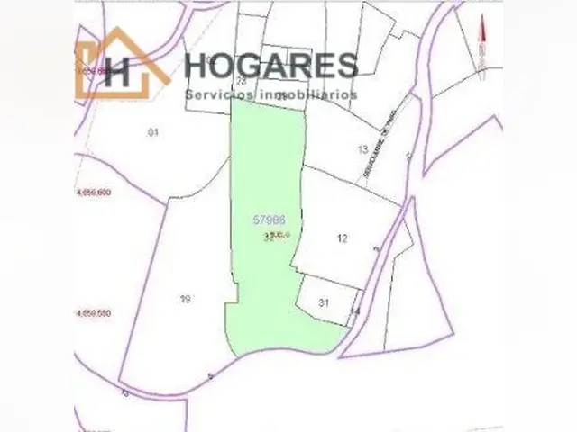 Terreno en Venta Gondomar: Finca Urbana con Ruinas y Arboleda