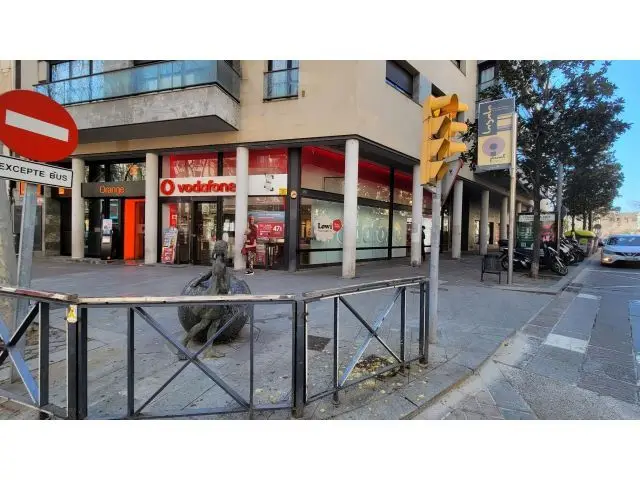 Local Comercial en Igualada 262m2 Esquina Rambla Sant Isidre