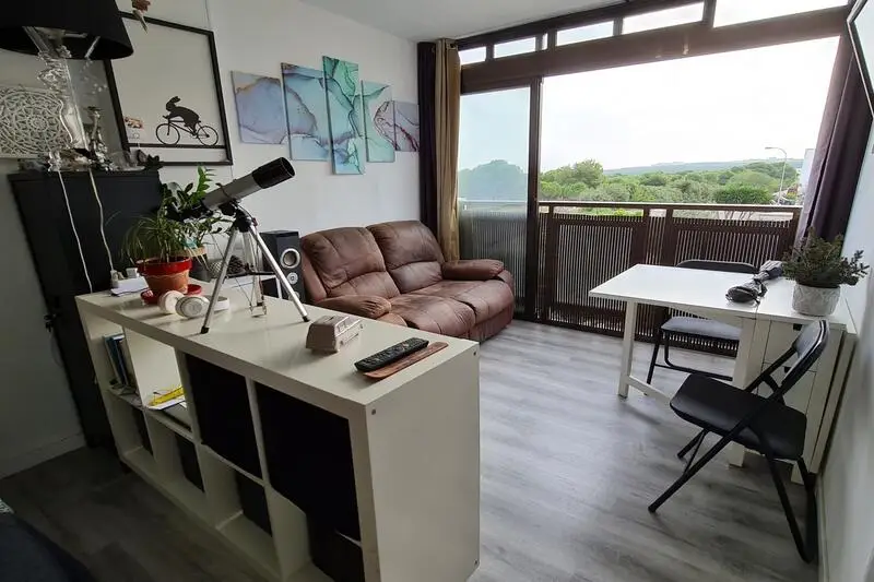Estudio Renovado con Vistas Espectaculares en Torrevieja