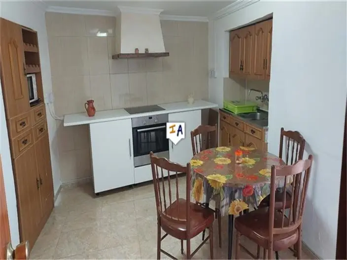 Casa Adosada en Castillo de Locubin Jaen 5 Dormitorios 222m2