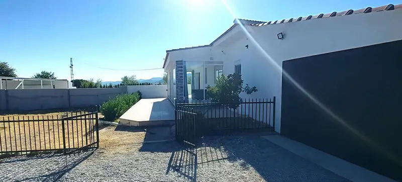 Chalet en Venta Gor Granada 180m2 3 Dormitorios Piscina 11 Hectareas