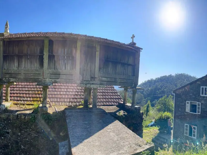 Casa de Piedra para Reformar en Outes Cerca de la Sierra