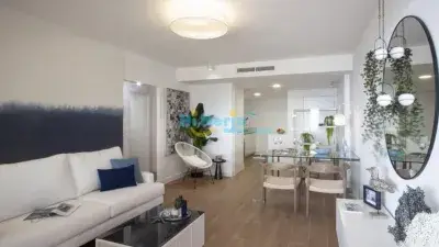 Apartamentos en Torrox Costa con Vistas al Mar y Piscina