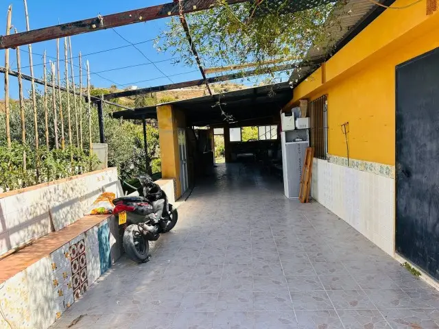 Finca Rustica 2 Dormitorios Coin - Inversión con Aguacates