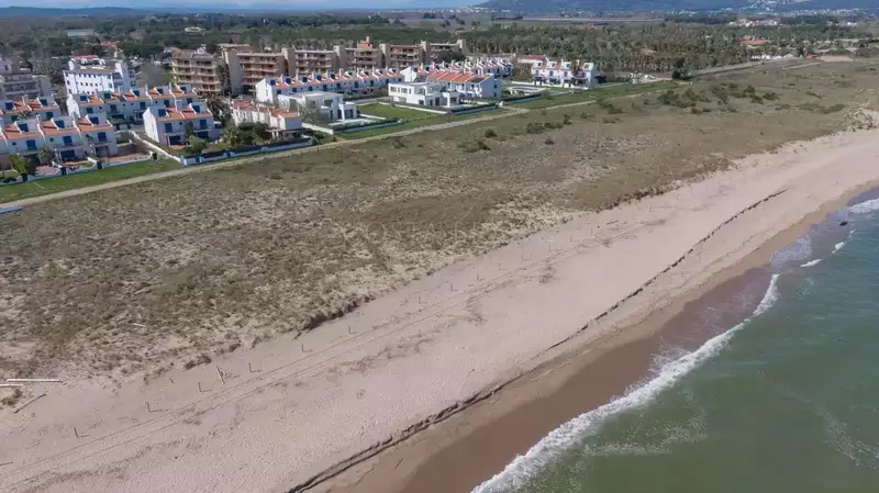 Adosado en Costa Brava a pie de playa Recientemente restaurado