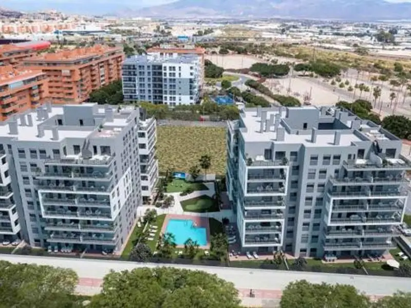 Piso en venta en Almeria Capital 96m2 2 habitaciones 2 baños garaje trastero