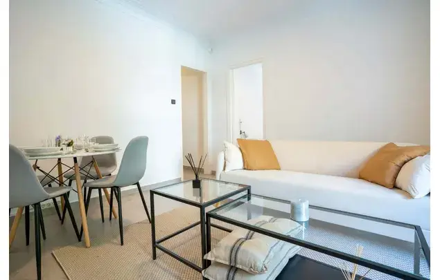 Habitaci
ón 90m
² Barcelona Estancia Media-Larga