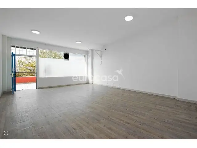 Local Comercial en Joaquín Bustamante: Ideal para Profesionales