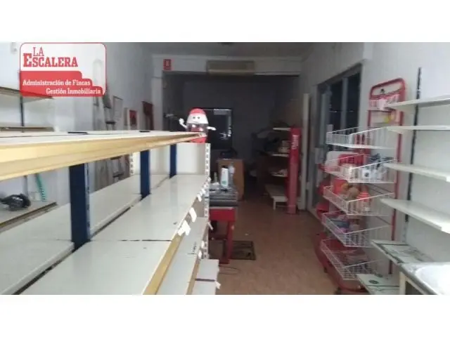 Local Comercial en Ibi: Tienda de Alimentación Equipada