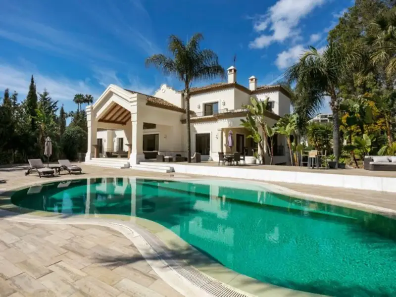 Villa Lujo 6 Dormitorios Nueva Andalucia Golf Piscina Privada