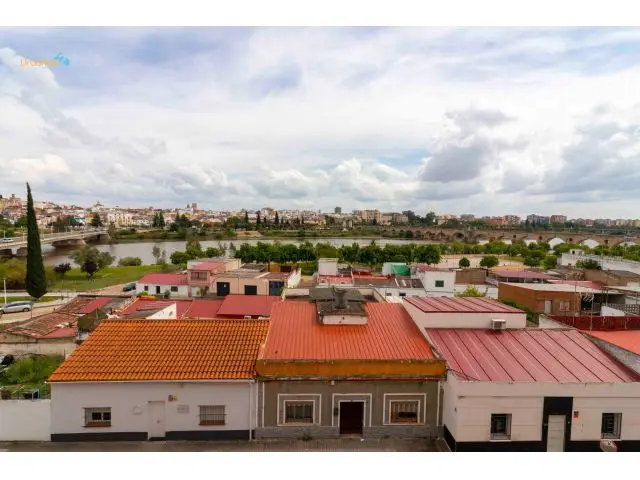 Apartamento en Badajoz con Piscina y Garaje