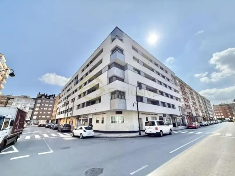 Piso 160m² en Piedras Blancas 5 Dormitorios 2 Baños Garaje