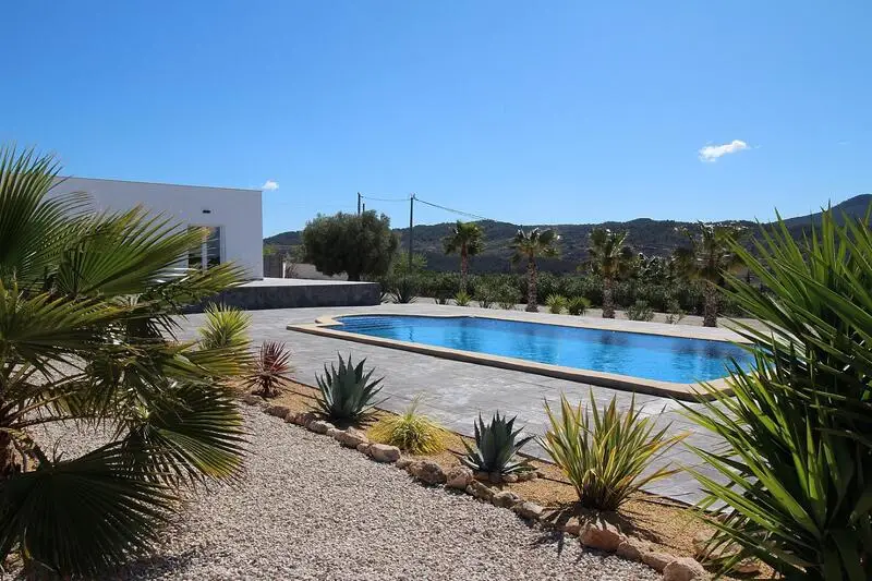 Villa en Venta Macisvenda 3 Dormitorios Piscina Jardin
