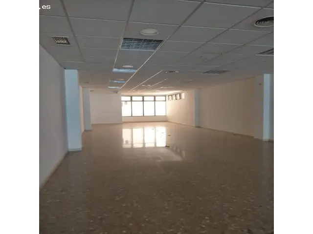 Local Comercial en Alquiler Calle Diego Fernandez Herrera