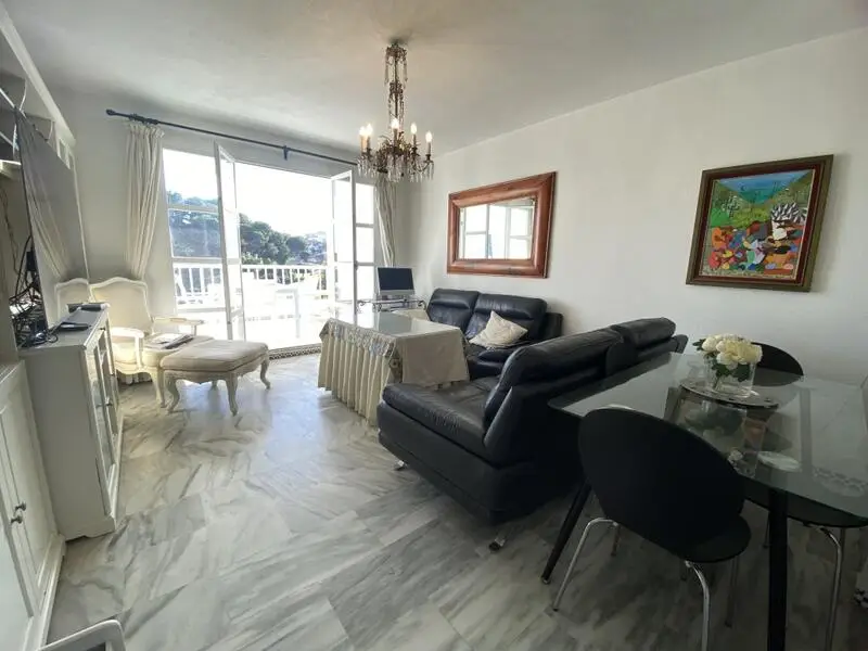 Apartamento en Fuengirola con Vistas al Mar y Piscina