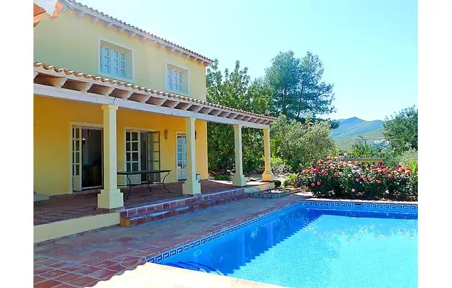Chalet 3 Dormitorios 10000m2 Piscina Privada Cerca de la Playa