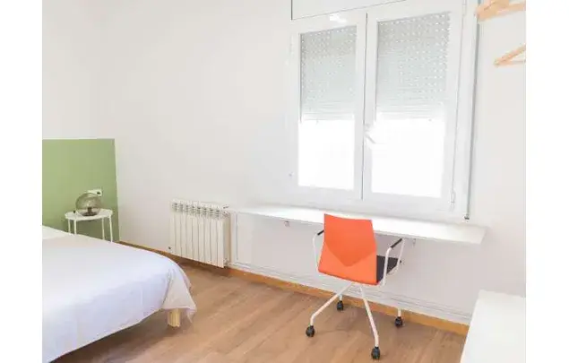 Alquiler de habitaciones en piso de 5 dormitorios en Barcelona