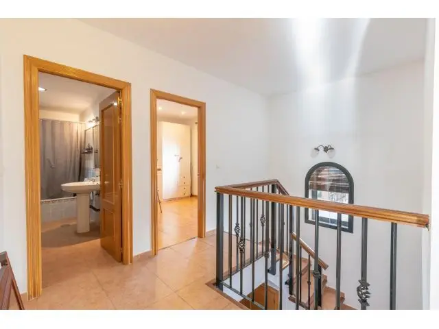 Casa en La Zubia 3 dormitorios 2 banos lista para entrar a vivir