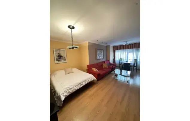 Rent 5 bedroom apartment in Castelló de la Plana