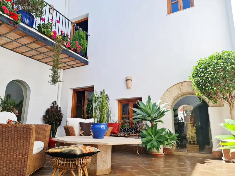 Casa Historica Renovada en Medina Sidonia con Vistas a la Costa