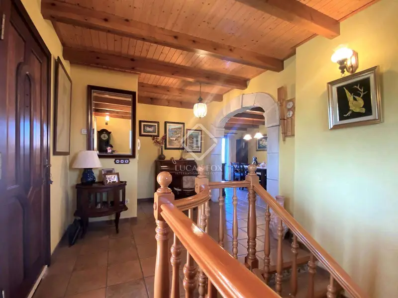 Chalet Rústico en Platja d'Aro con Piscina y Jardín