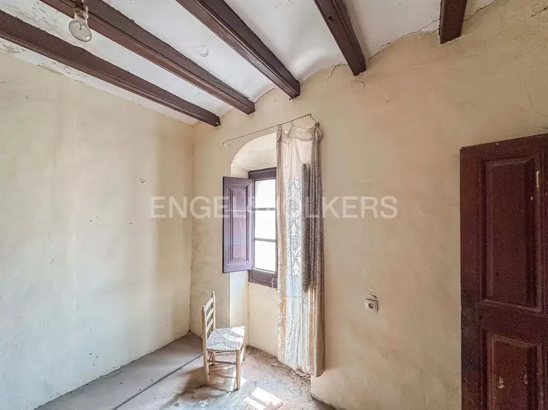 Casa en venta Torrelles de Foix 390m2 5 habitaciones 2 baños