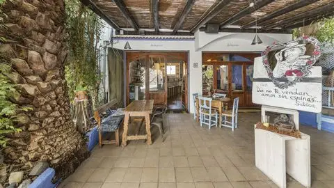 Restaurante con Apartamento de 2 Dormitorios en Mojacar